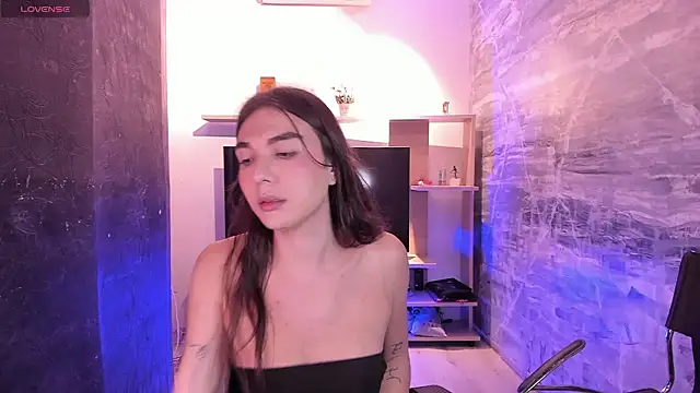 Snapshot of saracaball_ chatting on December 17, 2025, 6:52 am saracaball online show from December 17, 2025, 6:52 am