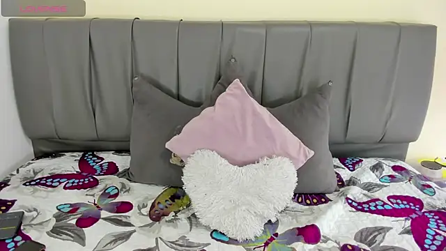 Cherllynn online show from November 27, 2025, 3:58 pm