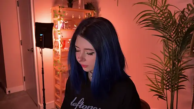  vixenp online show from January 15, 2026, 7:17 pm