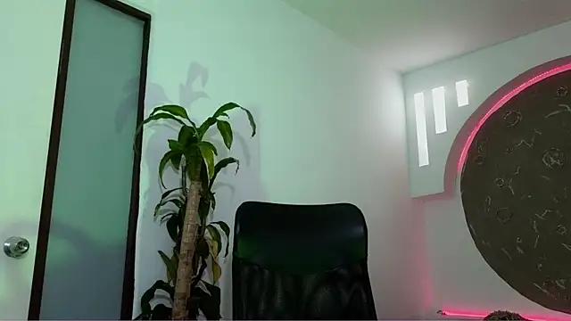 Tatianabr 01 online show from January 15, 2026, 2:27 am