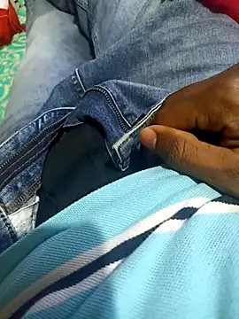 bangaloresexyguy online show from December 4, 2025, 4:55 am