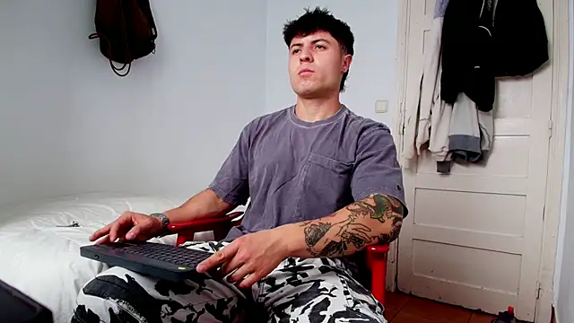 juandking online show from October 24, 2025, 11:17 am