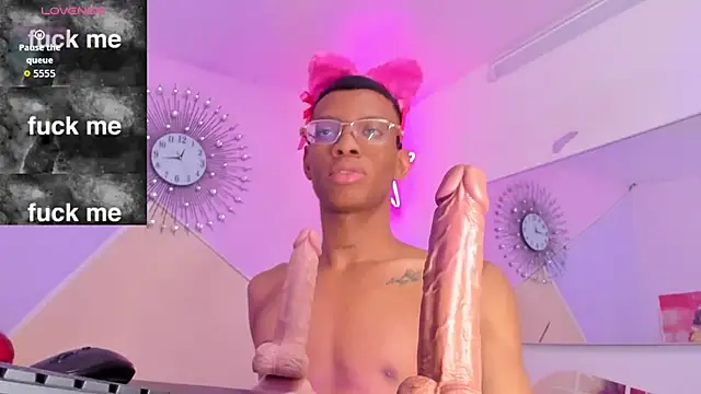 Tiffany Valentine15 online show from November 28, 2025, 12:52 pm