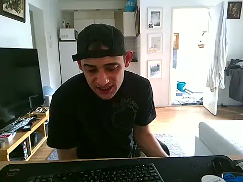 mihaimichael online show from May 31, 2026, 1:51 pm
