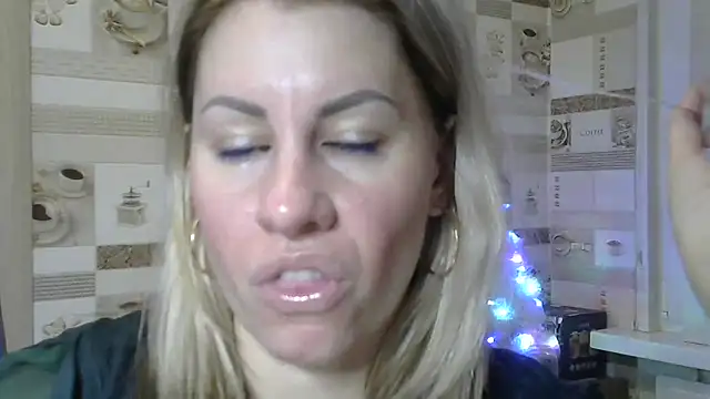 TherestlessKitty online show from January 3, 2025, 9:15 am