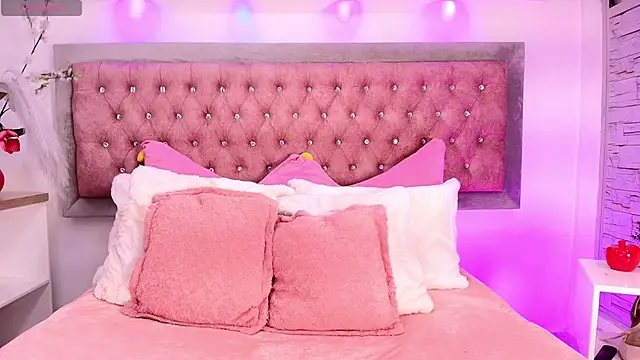 Tayzon Foxxx online show from October 25, 2025, 12:45 pm