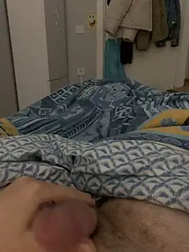 Erenn34 online show from December 4, 2025, 11:57 pm