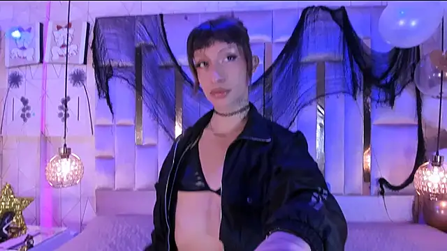 MadisonWood01 online show from December 1, 2025, 7:35 am