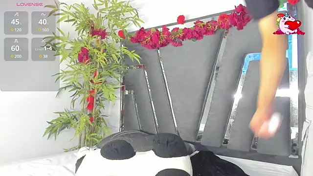 Black Rose2 online show from March 6, 2025, 11:47 am