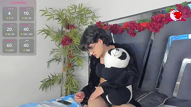 Black Rose2 online show from March 19, 2025, 2:46 pm