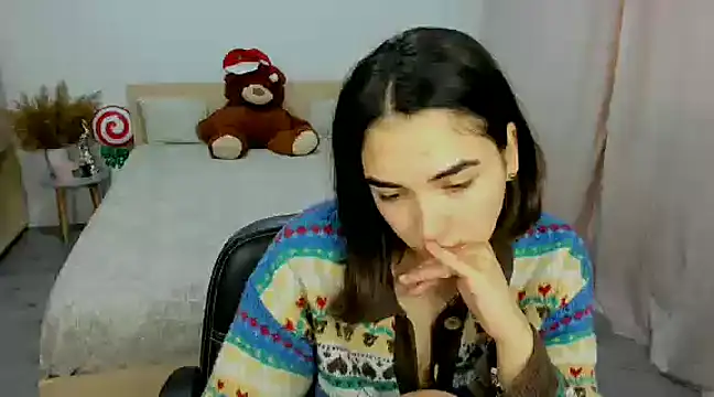 Snapshot of Alexa_Dolly12 chatting on December 18, 2024, 9:14 am Alexa Dolly12 online show from December 18, 2024, 9:14 am