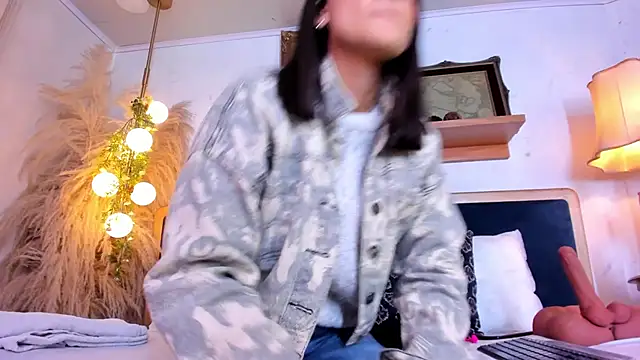 Alice milf  online show from March 15, 2025, 11:29 am