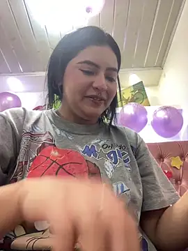  luna torres online show from February 20, 2026, 12:49 pm