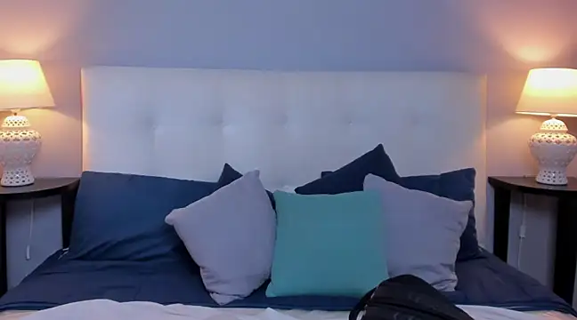 SaraaJhonsonn online show from March 8, 2025, 6:47 pm