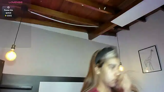 SaraaJhonsonn online show from February 20, 2026, 2:06 pm