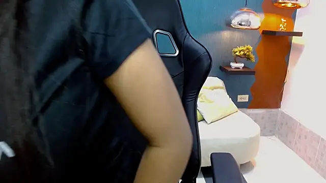 Melikasweetz online show from March 20, 2025, 5:25 pm