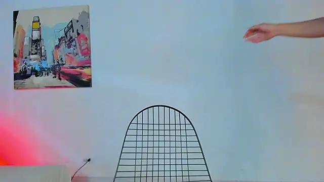 emma-hiill online show from January 9, 2025, 2:07 pm