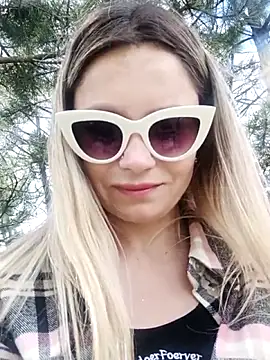 SweetCupcaks online show from May 28, 2026, 9:17 am