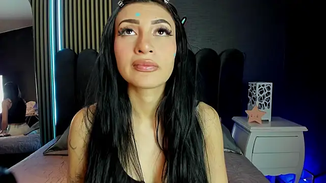 Nicolette ks  online show from May 20, 2026, 4:29 am