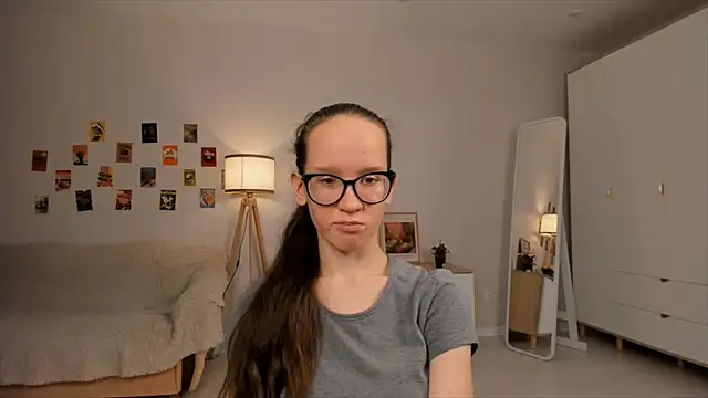 BettyBrowni online show from March 9, 2025, 7:37 pm