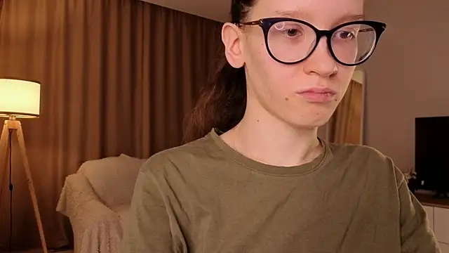 BettyBrowni online show from April 16, 2026, 9:39 pm