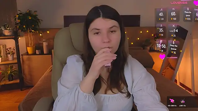 Viola  Shy online show from April 2, 2026, 8:28 pm