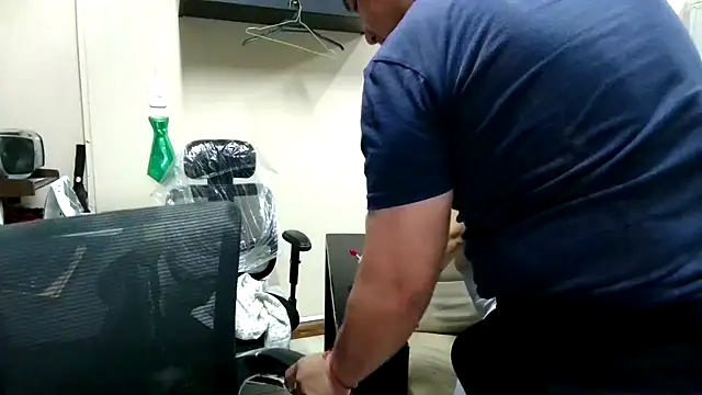 ferchoDC78 online show from April 3, 2026, 4:54 am