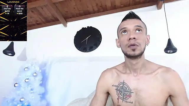 BIGZEHUZ online show from December 9, 2024, 7:39 pm