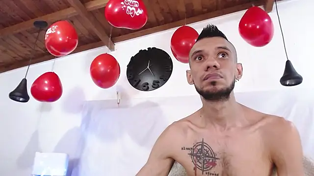 BIGZEHUZ online show from February 14, 2025, 9:32 pm