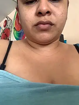 twocurvylatins online show from February 12, 2026, 4:57 pm