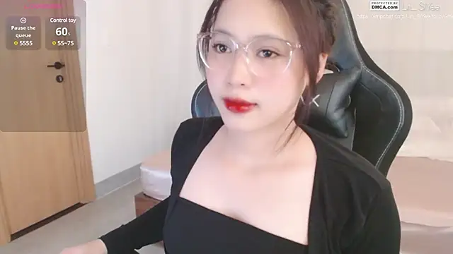 Lin SiYee online show from February 13, 2025, 5:26 am