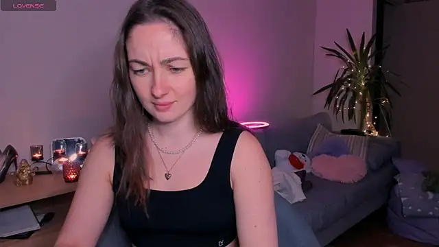 cClandesTina online show from December 8, 2024, 10:36 pm