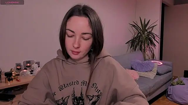 cClandesTina online show from December 16, 2024, 7:54 pm