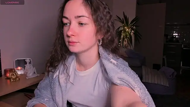 cClandesTina online show from January 4, 2025, 11:06 pm