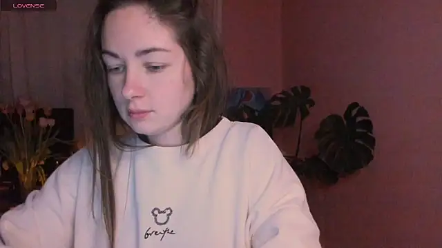 cClandesTina online show from March 12, 2025, 9:35 pm