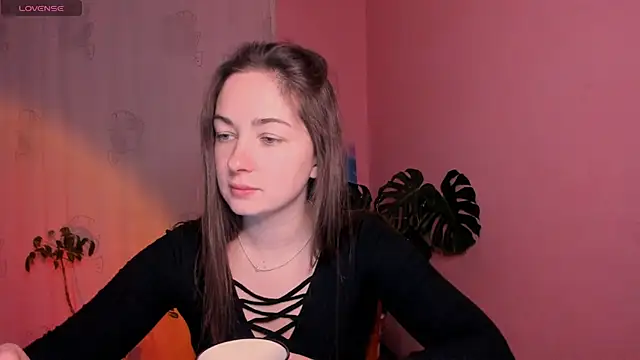 cClandesTina online show from March 19, 2025, 8:32 pm