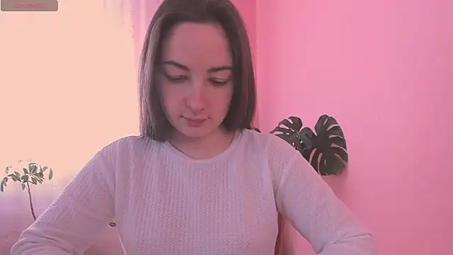 cClandesTina online show from March 21, 2025, 9:23 am