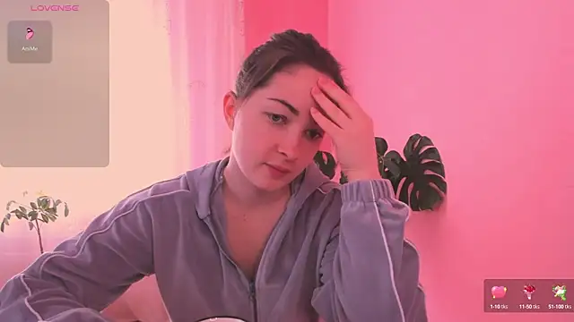 cClandesTina online show from March 22, 2025, 9:24 am