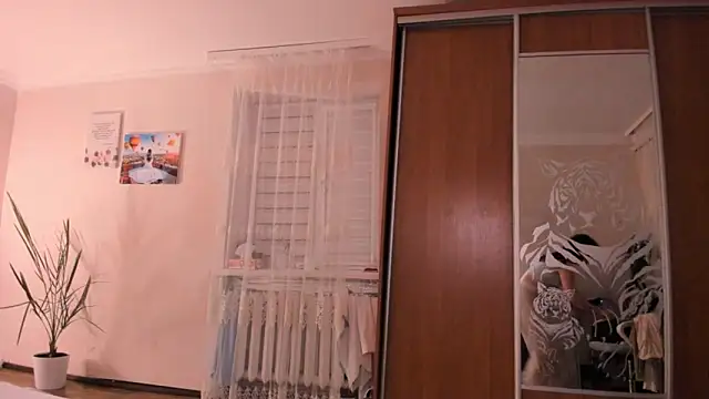 cClandesTina online show from September 13, 2025, 7:13 pm