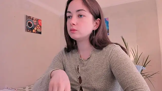 cClandesTina online show from September 19, 2025, 2:40 pm