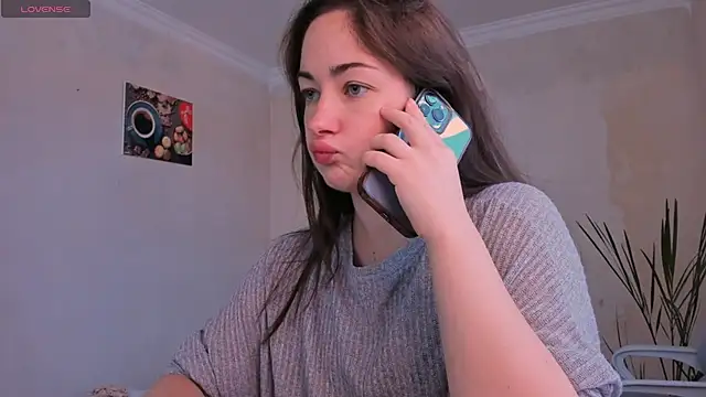 cClandesTina online show from September 26, 2025, 9:46 am