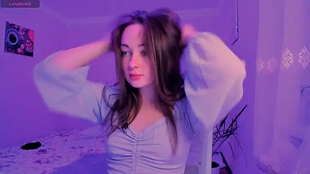 cClandesTina online show from September 29, 2025, 6:46 pm