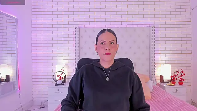 Coco Balenciaga  online show from March 31, 2026, 11:43 am