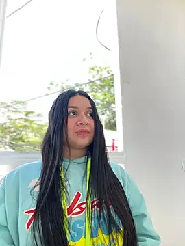 Pretty Isadora online show from December 16, 2024, 2:05 pm