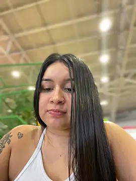 Pretty Isadora online show from December 18, 2024, 8:47 pm