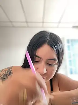 Pretty Isadora online show from December 26, 2024, 8:21 pm