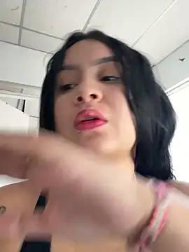 Pretty Isadora online show from December 30, 2024, 9:08 pm