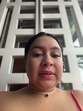 Pretty Isadora online show from March 30, 2026, 5:14 pm