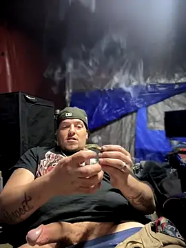 joeycbigcock online show from November 24, 2025, 9:03 pm