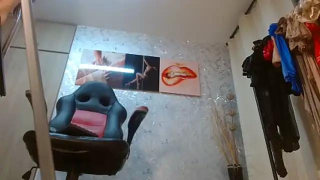 Samantabrown  online show from February 12, 2026, 11:16 am